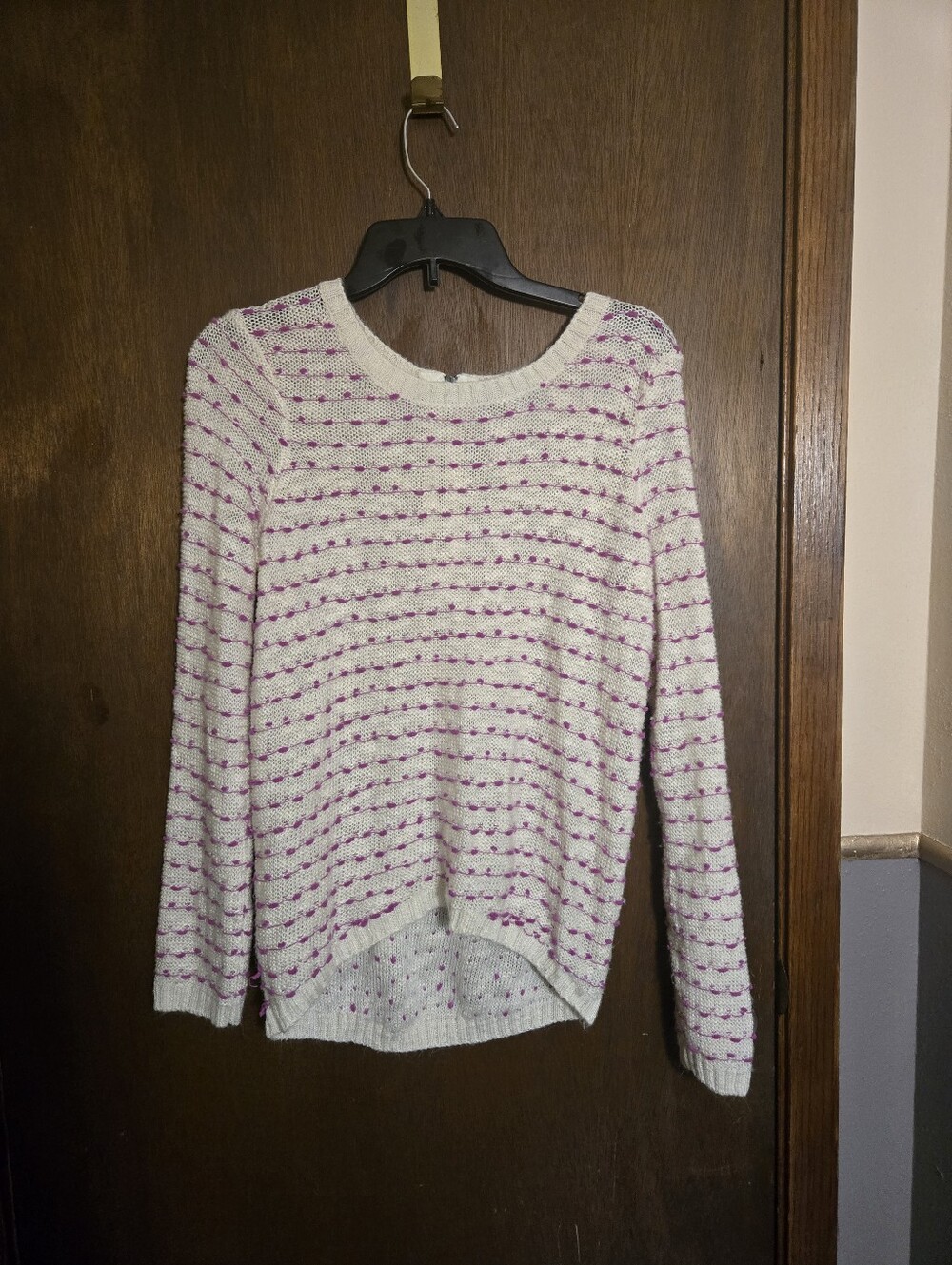 Cream and Purple Striped Women’s Lightweight Sweater Large